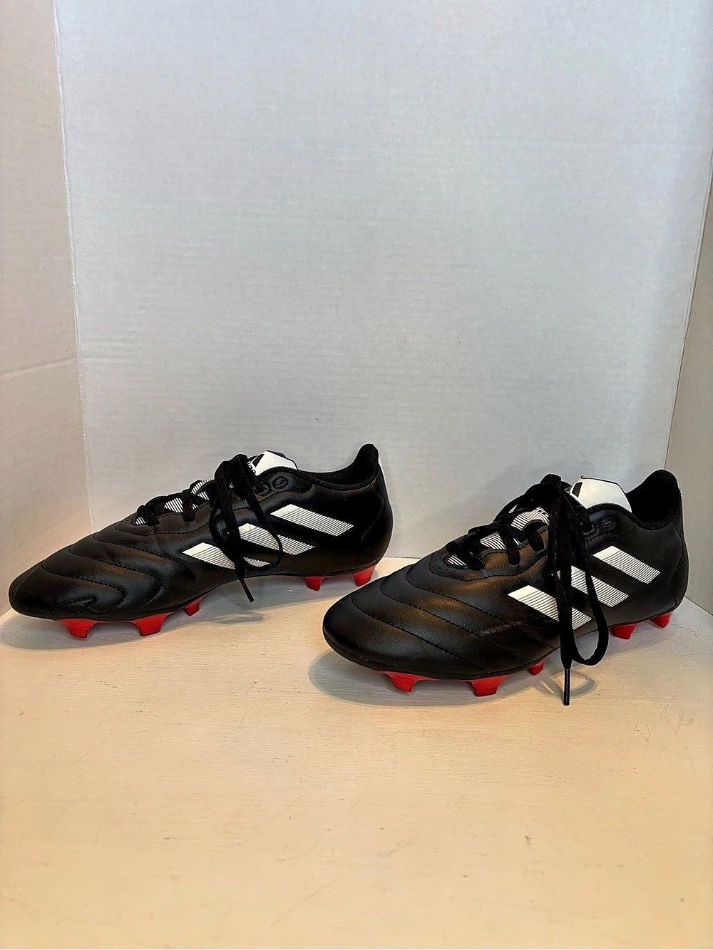 adidas Goletto 8 FG Soccer Cleats Black/White/Red Low Top Men’s 8.5
